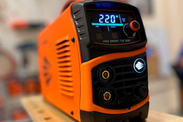 Сварог PRO SMART TIG 200 OXIFREE - аппарат для TIG сварки с режимом пассивации сварных швов